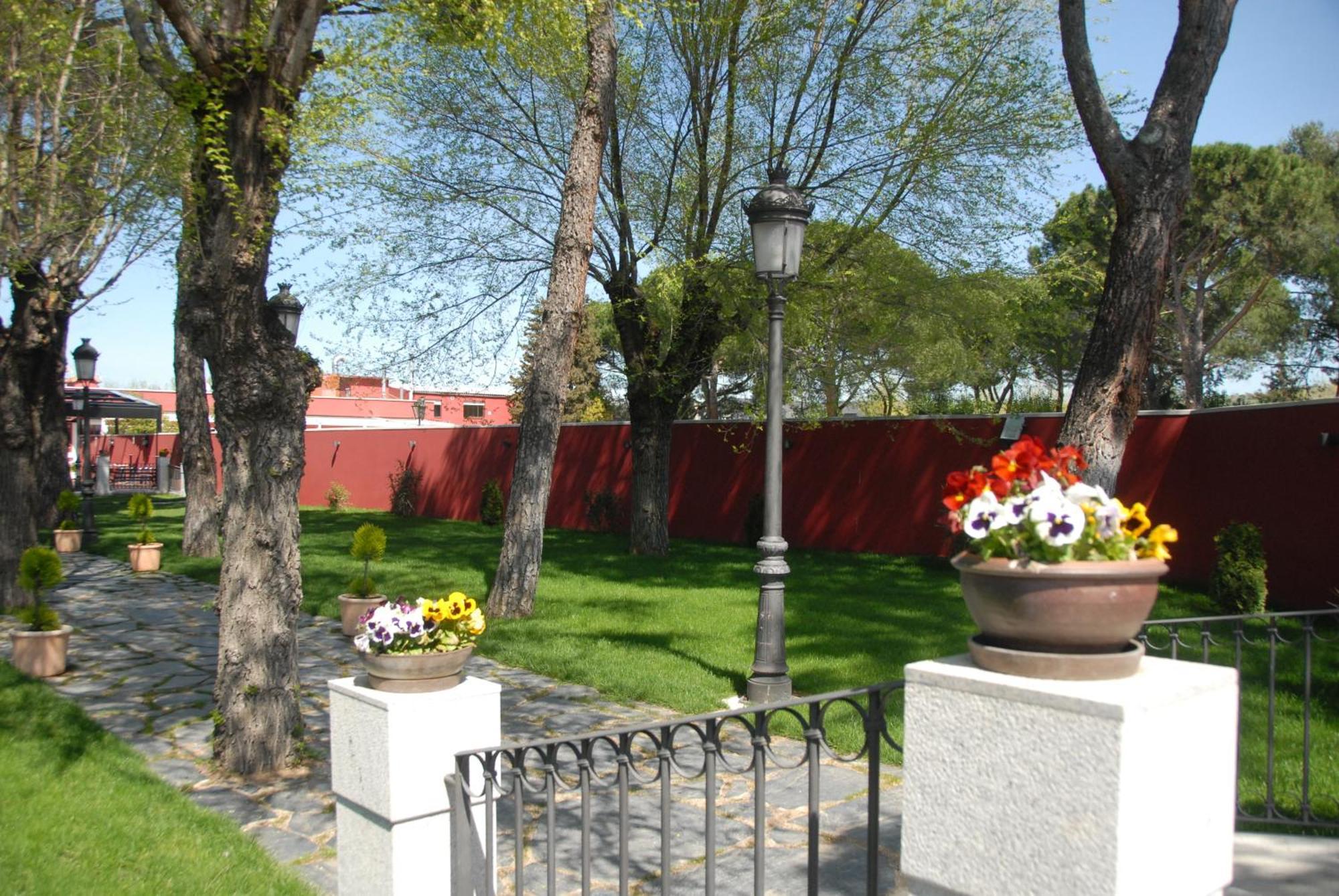 Hotel Casa Jose Diaz San Agustín de Guadalix Eksteriør bilde